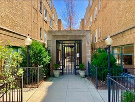 677.5 W Wrightwood Ave in Chicago, IL - Building Photo
