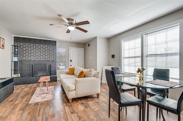 1100 Thannisch Dr in Arlington, TX - Foto de edificio - Building Photo