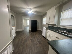 501 Rockdale St in Longview, TX - Building Photo - Building Photo