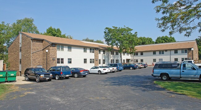 Hillpark Heights I in Union Grove, WI - Building Photo - Building Photo