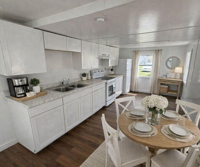 925 Ponce De Leon Blvd in Brooksville, FL - Building Photo - Building Photo