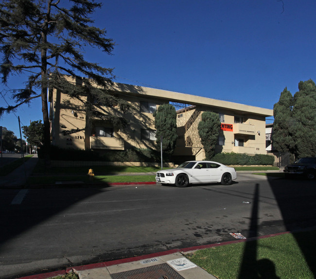 1201 N Berendo St in Los Angeles, CA - Foto de edificio - Building Photo