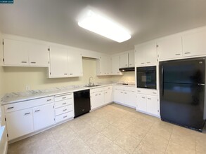 2145 Donald Dr in Moraga, CA - Building Photo - Building Photo