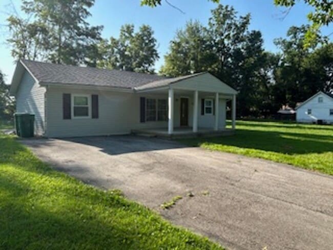 6901 Kentucky Ave in Louisville, KY - Building Photo - Building Photo