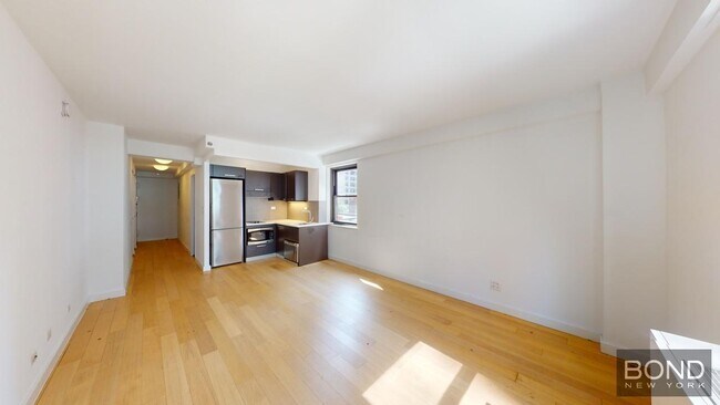 property at 222 E 39th St