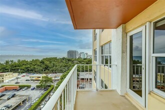 3000 E Sunrise Blvd, Unit 12C in Fort Lauderdale, FL - Building Photo - Building Photo