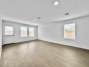 6023 Standpiper Lp in Baytown, TX - Building Photo - Building Photo