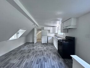 1933 Los Robles Blvd in Sacramento, CA - Building Photo - Building Photo