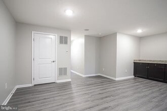 1 Village Green Ln in Sicklerville, NJ - Building Photo - Building Photo