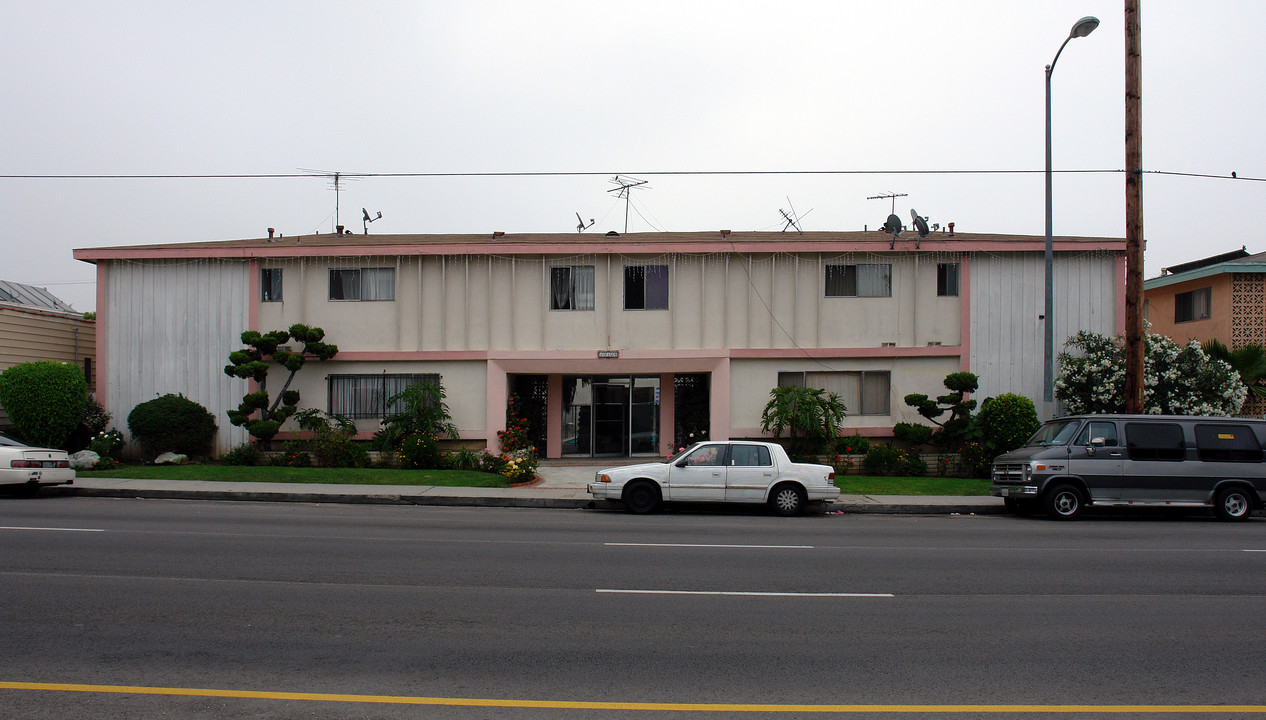 13120 S Vermont Ave in Gardena, CA - Building Photo