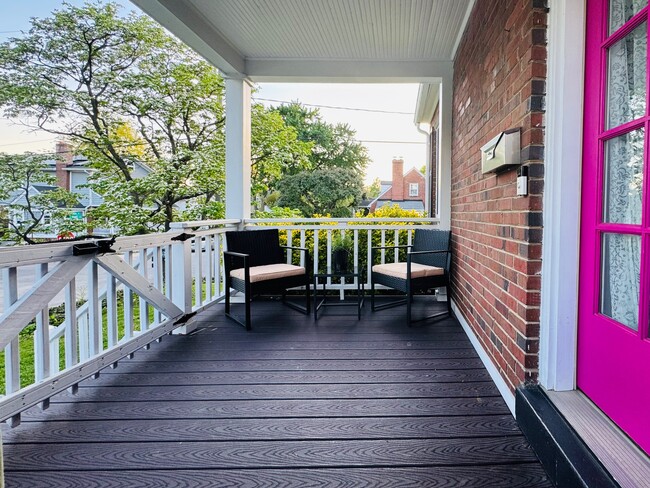 100 E Maple St in Alexandria, VA - Foto de edificio - Building Photo