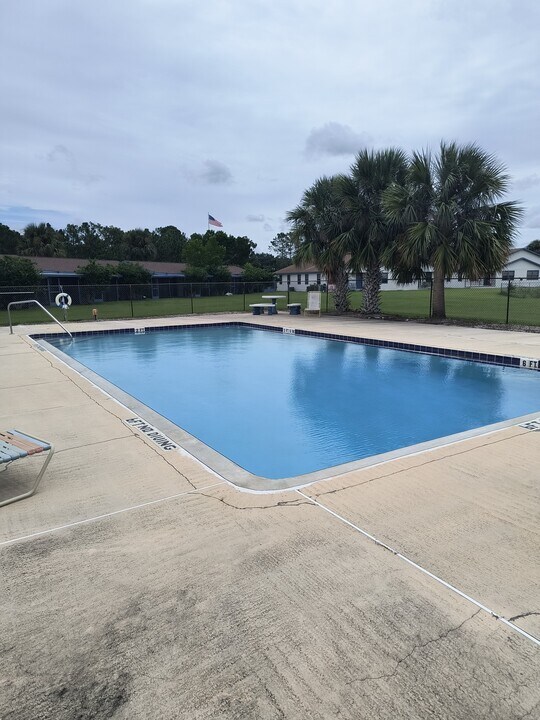 25405 Terra Siesta Ln, Unit A2 in Leesburg, FL - Building Photo