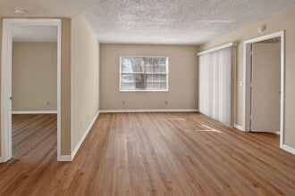 1620 SE Green Acres Cir in Port St. Lucie, FL - Building Photo - Building Photo