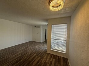 9813 Walnut St in Dallas, TX - Building Photo - Building Photo