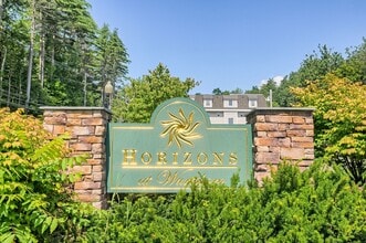 Horizons At Wurtsboro in Wurtsboro, NY - Foto de edificio - Building Photo