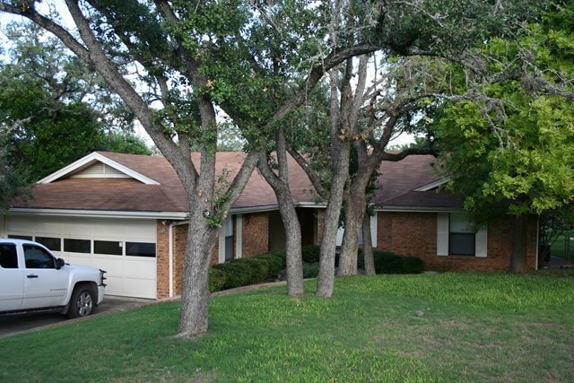 property at 215 Spanish Oak Ln