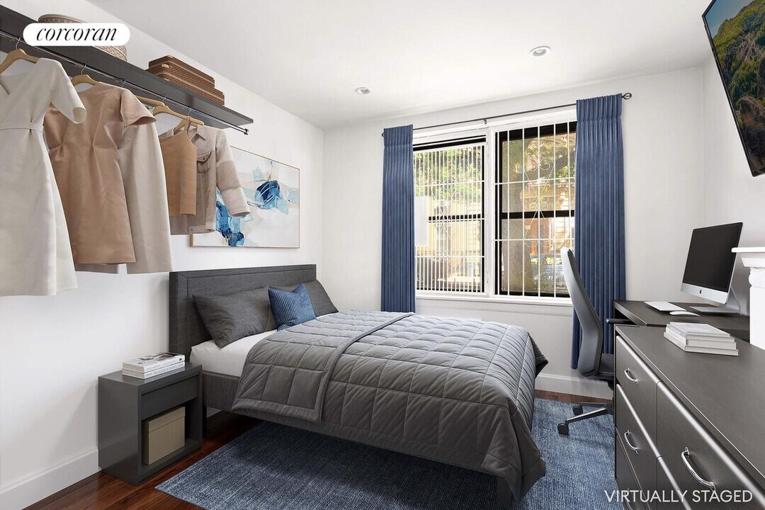 328 W 19th St in New York, NY - Building Photo