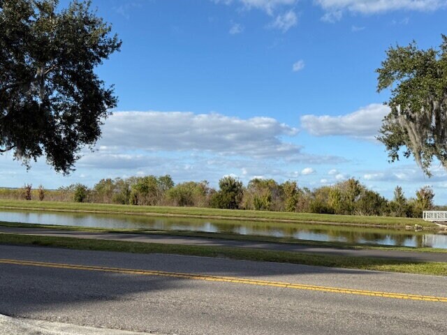 2009 Lakeshore Blvd in St. Cloud, FL - Building Photo - Building Photo