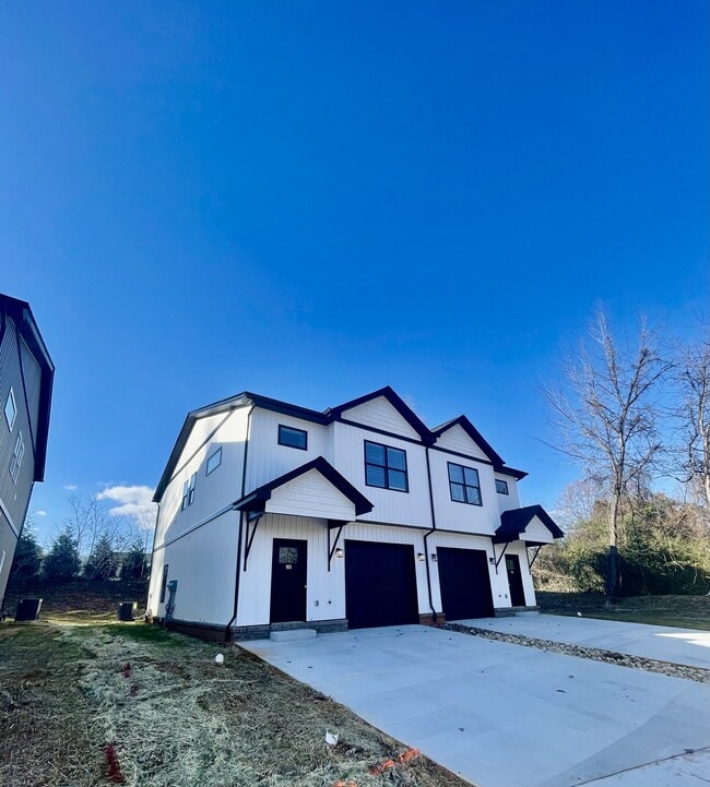 165 Independence Ln in Lynchburg, VA - Building Photo - Building Photo