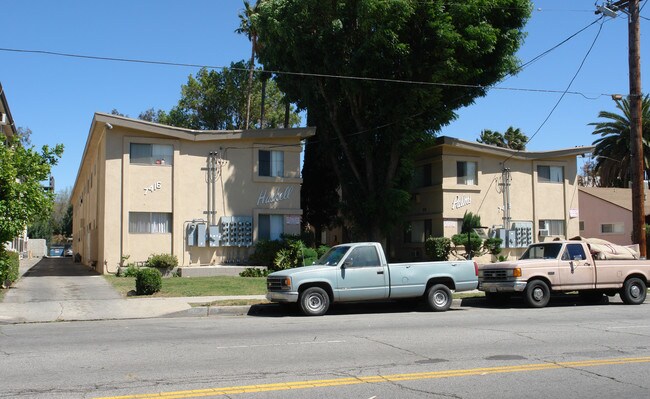 Haskell Palms in Van Nuys, CA - Building Photo - Building Photo