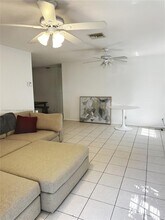 834 NW 3rd Ave-Unit -2 in Fort Lauderdale, FL - Foto de edificio - Building Photo
