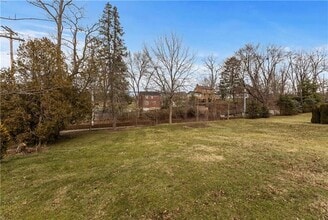 2608 Milford Dr in Bethel Park, PA - Building Photo - Building Photo