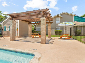 Casa Azul Townhomes in Houston, TX - Foto de edificio - Building Photo