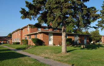 Ellicott Park Townhomes in Buffalo, NY - Building Photo - Building Photo