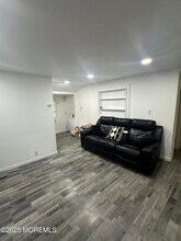 276 Linden Ave in Middletown, NJ - Building Photo - Building Photo