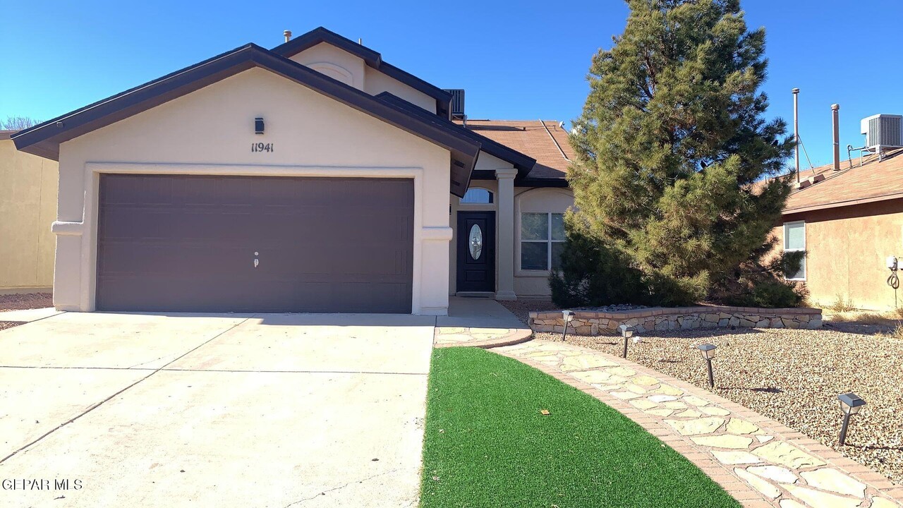 11941 Mesquite Rock Dr in El Paso, TX - Building Photo