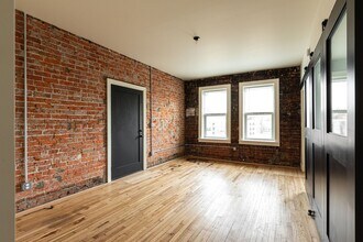 The Charlotte Apartments in Detroit, MI - Building Photo - Building Photo
