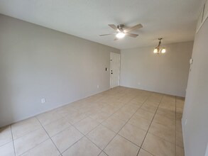 5303 Summerlin Rd in Ft. Myers, FL - Foto de edificio - Building Photo