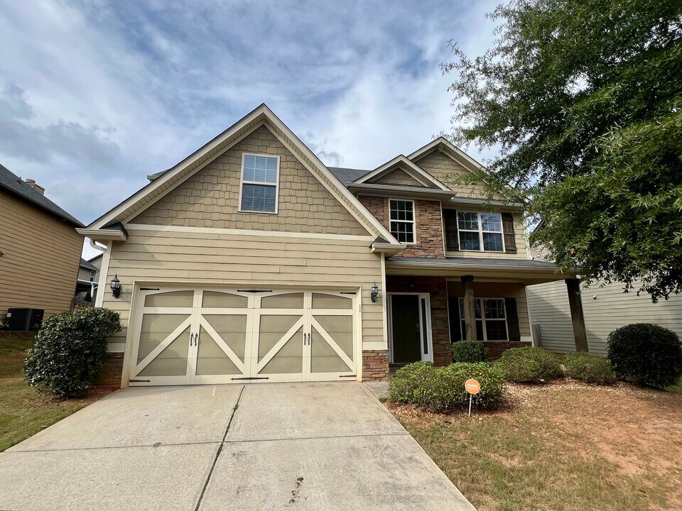 7 Worchester Dr in Newnan, GA - Foto de edificio