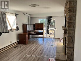 4 Jeanette St in Toronto, ON - Building Photo