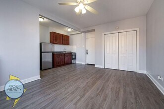 6930 N Greenview Ave in Chicago, IL - Building Photo - Building Photo