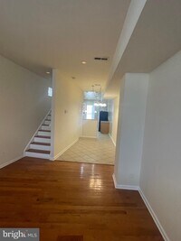 725 E Biddle St photo'