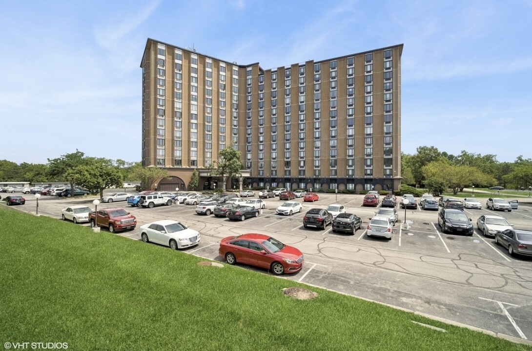 1 Renaissance Pl, Unit 1112 in Palatine, IL - Foto de edificio