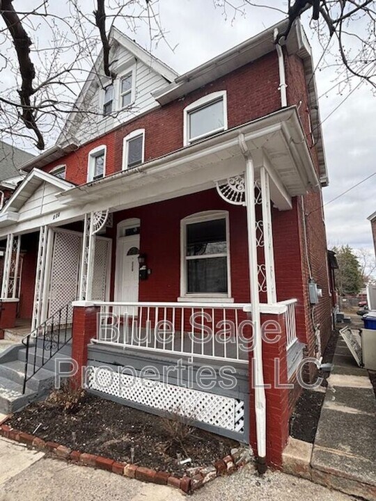 228 N Evans St in Pottstown, PA - Building Photo