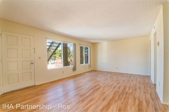 Imperial Palms Apartments in Imperial Beach, CA - Building Photo - Building Photo