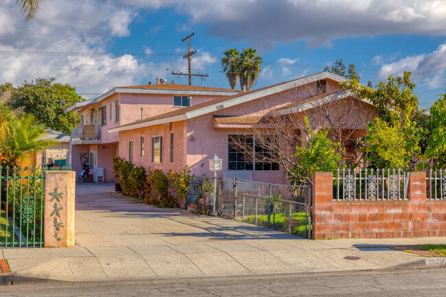 9616 San Juan Ave in South Gate, CA - Building Photo - Building Photo