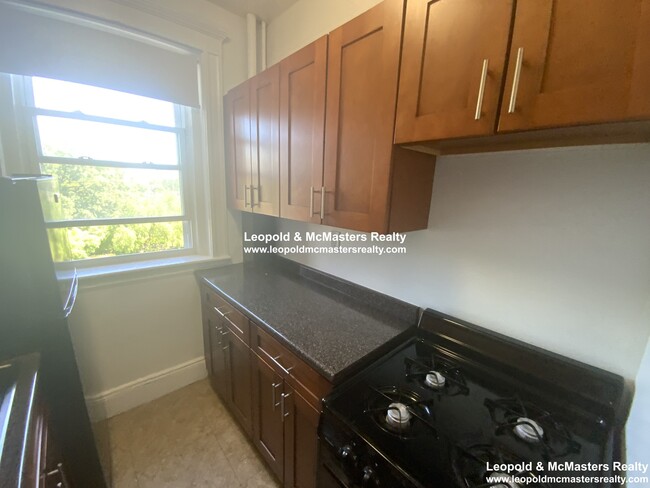 1348 Boylston St, Unit 11