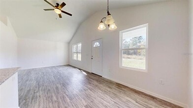 10470 SE 125th St in Belleview, FL - Foto de edificio - Building Photo