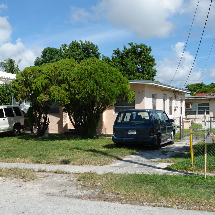 1279 NE 110th St in Miami, FL - Building Photo