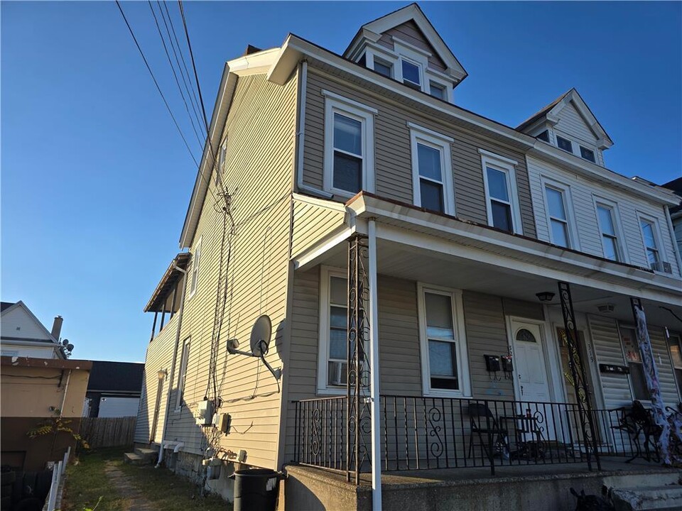 321 S 17th St in Easton, PA - Building Photo