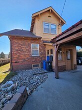 2436 Canyon Lake Dr in Rapid City, SD - Building Photo - Building Photo