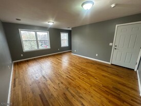 613 S 20th St in Irvington, NJ - Building Photo