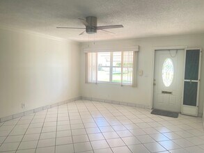 723 SW 18th St in Boynton Beach, FL - Building Photo - Building Photo