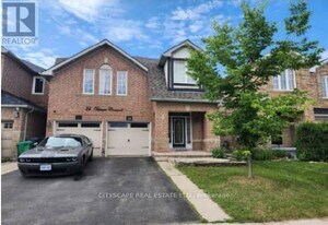 34 Dunure Crescent in Brampton, ON - Building Photo