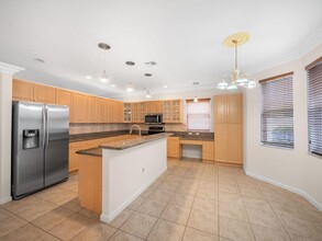 9167 Dupont Pl in Wellington, FL - Building Photo - Building Photo