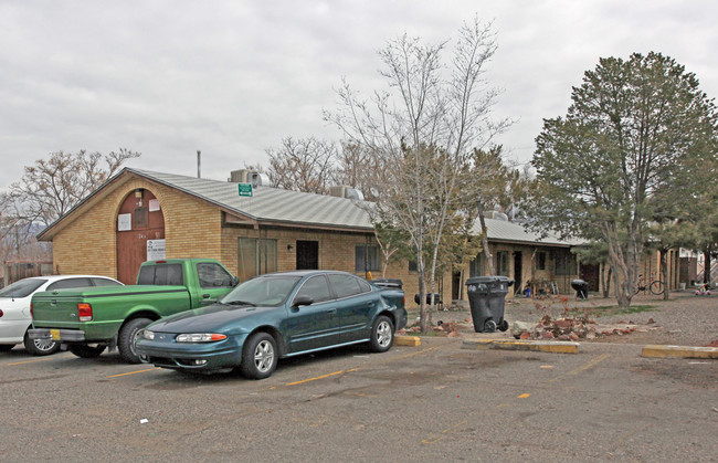 242 Tennessee St N in Albuquerque, NM - Building Photo - Building Photo